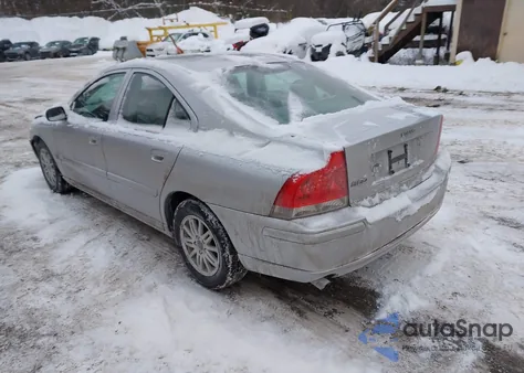 2005 Volvo S60 2.4 из США, поврежденный, VIN YV1RS640252476478